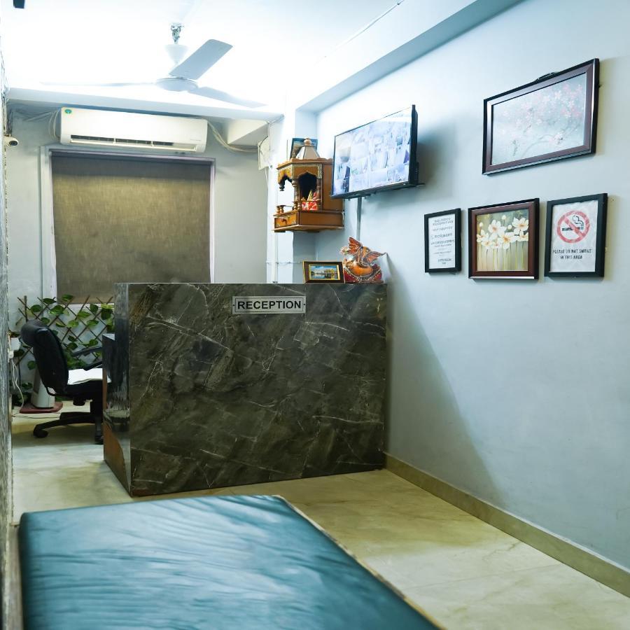 Roomshala 028 Blu Lagoon - Opposite Select Walk Mall New Delhi
